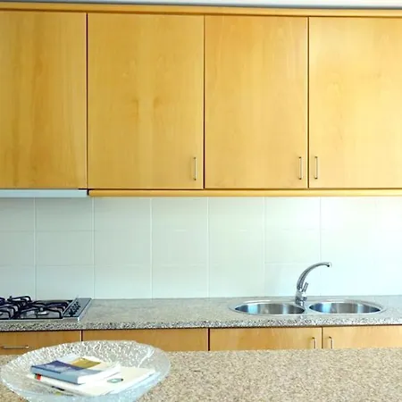 בית נופש Charming House In With Mountain Views