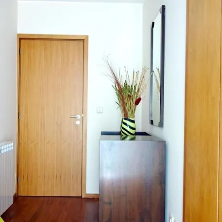 בית נופש Charming House In With Mountain Views