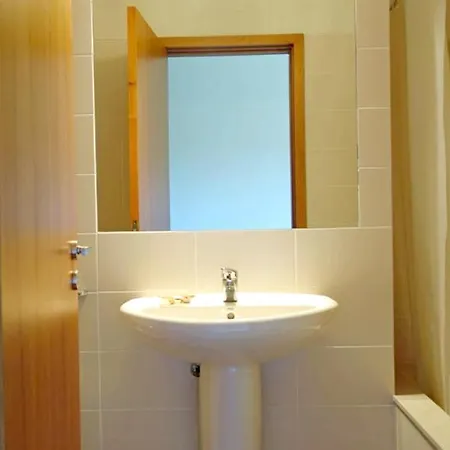 בית נופש Charming House In With Mountain Views פונטה דה לימה