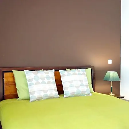 בית נופש Charming House In With Mountain Views פונטה דה לימה